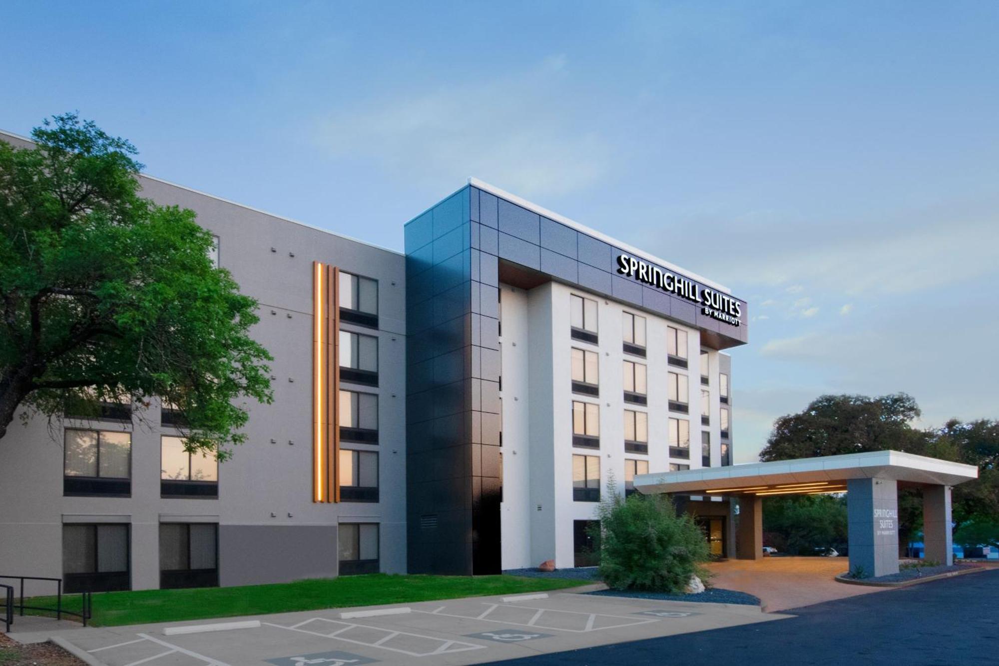 Springhill Suites By Marriott Austin The Domain Area Екстериор снимка