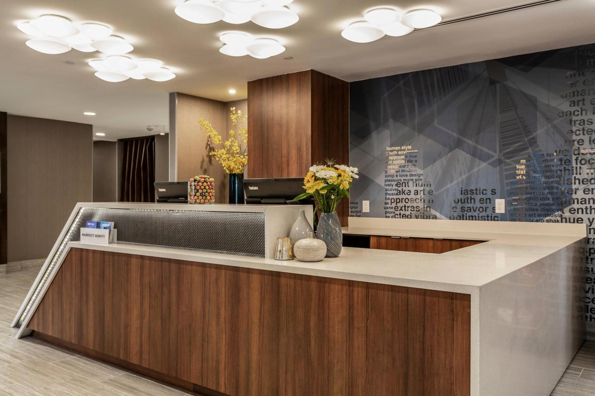 Springhill Suites By Marriott Austin The Domain Area Екстериор снимка