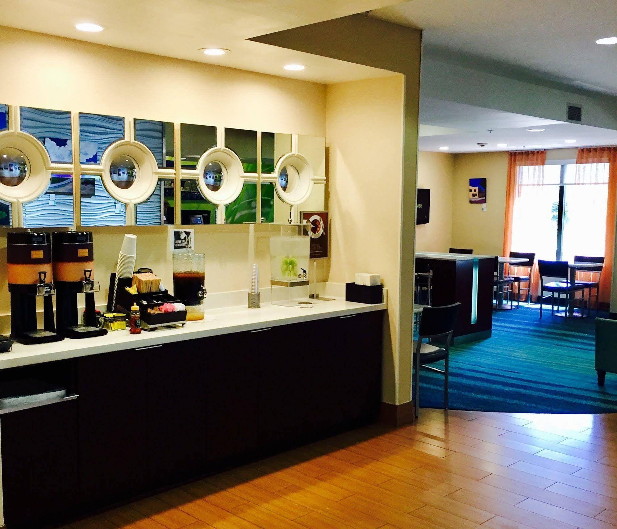 Springhill Suites By Marriott Austin The Domain Area Екстериор снимка